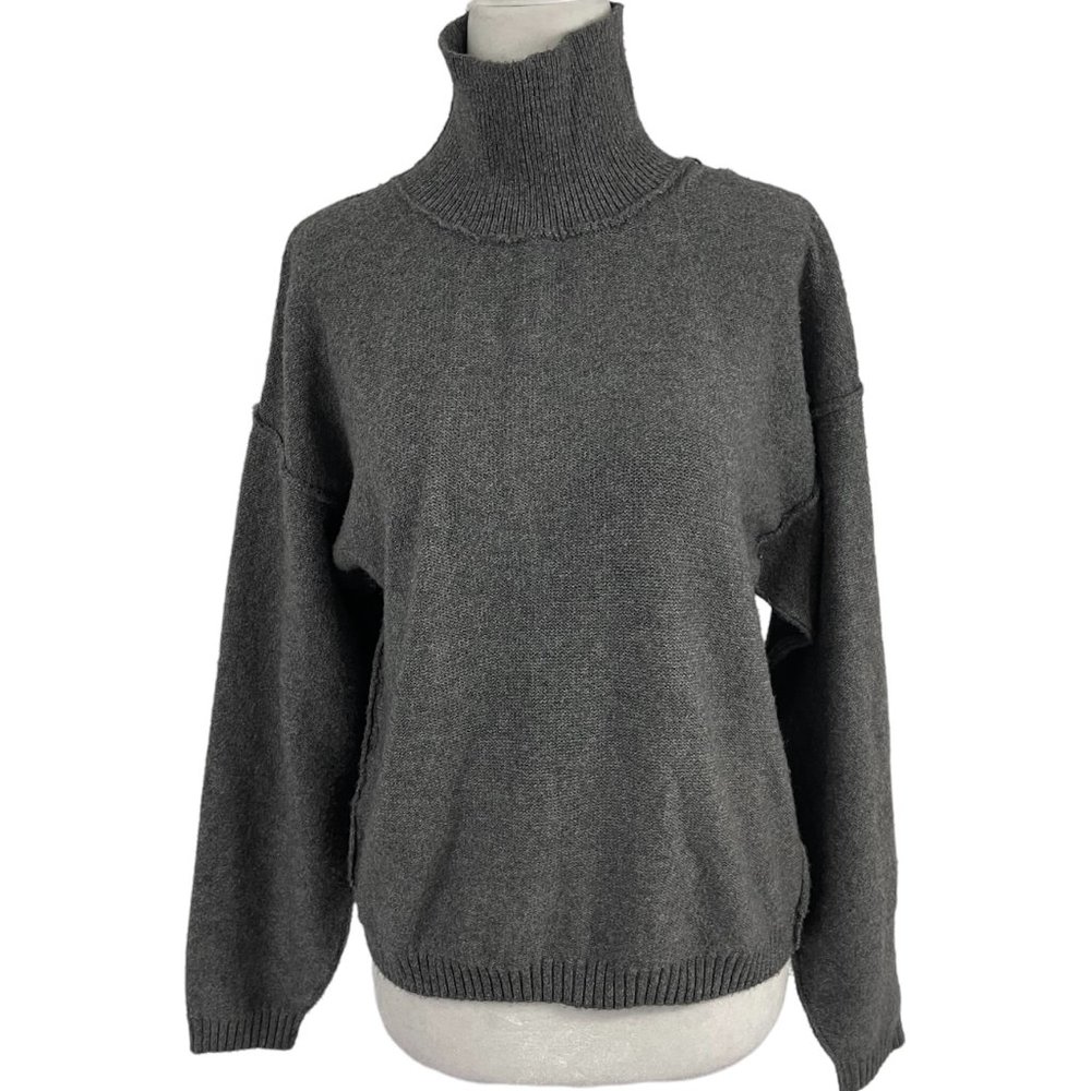 New Pink Rose Raw Seam Soft Knit Long Sleeve Turtleneck Sweater Grey Size XS